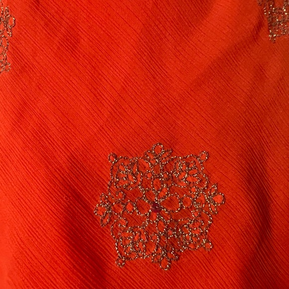 Women’s New York & Company handkerchief blouse - Picture 3 of 3
